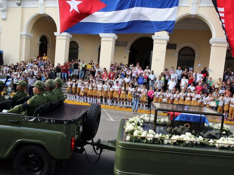 Pour l'Histoire: Fidel Castro aux côtés du 