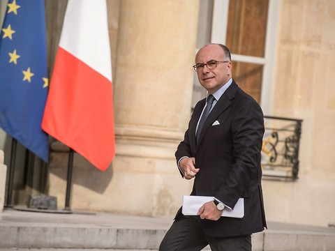 France: Bernard Cazeneuve devient Premier ministre pour cinq mois