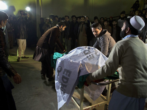 Un avion pakistanais s'écrase avec 48 personnes à bord