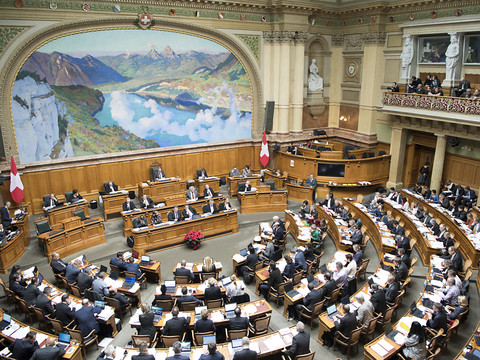 Le Parlement reste un 