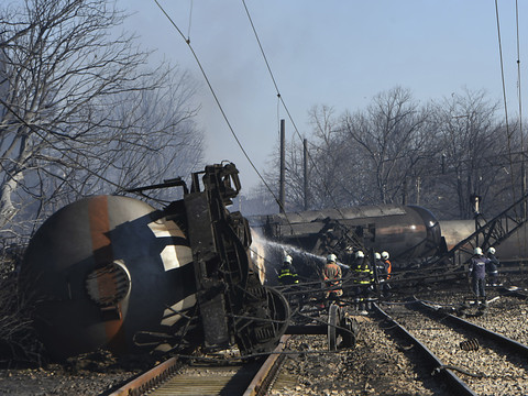 Un train explose en Bulgarie: sept morts, des dizaines de blessés