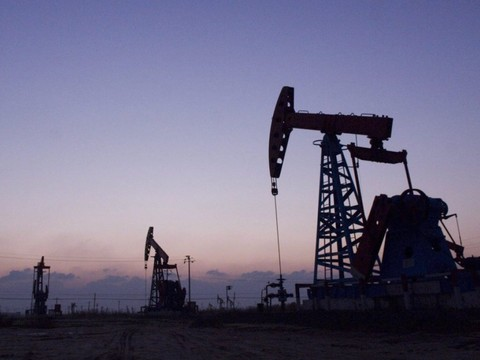 Pétrole: onze producteurs non Opep réduiront leur production