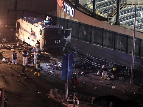 Deux attaques à la bombe à Istanbul: au moins treize morts