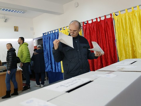Les sociaux-démocrates donnés vainqueurs des législatives roumaines