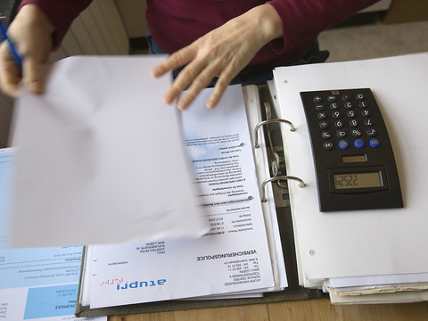 Les adultes pourraient payer davantage pour soulager les jeunes