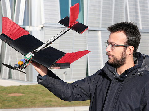L'EPFL a développé un drone qui vole presque comme un oiseau