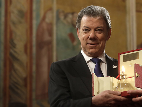 A Assise, le président colombien reçoit le 