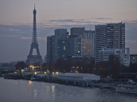 La Tour Eiffel  a rouvert après cinq jours de grève