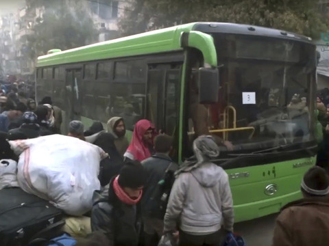 350 personnes ont pu quitter la poche rebelle d'Alep