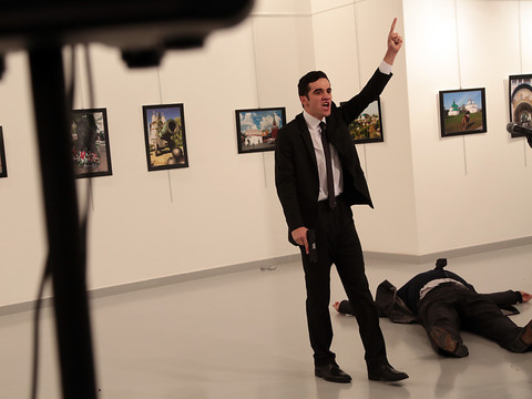 L'ambassadeur de Russie en Turquie tué par balle