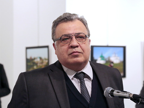 Ankara: six interpellations après l'assassinat de l'ambassadeur russe