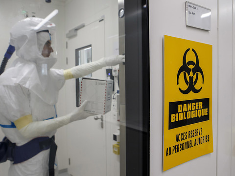 Un premier vaccin contre Ebola 