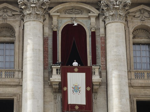 Le pape appelle à la paix en Syrie et en Terre sainte