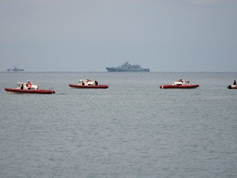 La première boîte noire de l'avion russe retrouvée en mer Noire