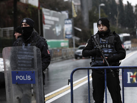 L'EI revendique l'attentat d'Istanbul, la traque se poursuit