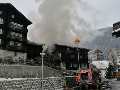 Un incendie réduit à l'état de ruines un hôtel à Fiesch (VS)