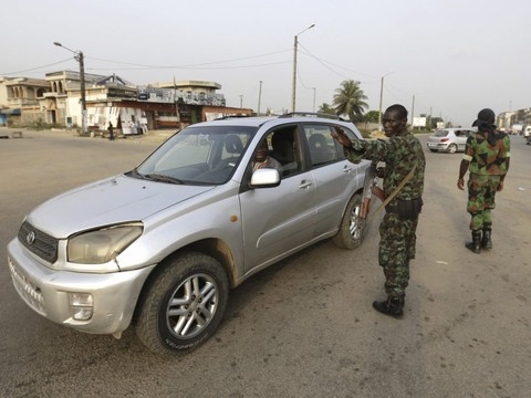 Les mutins libèrent le ministre ivoirien de la Défense à Bouaké