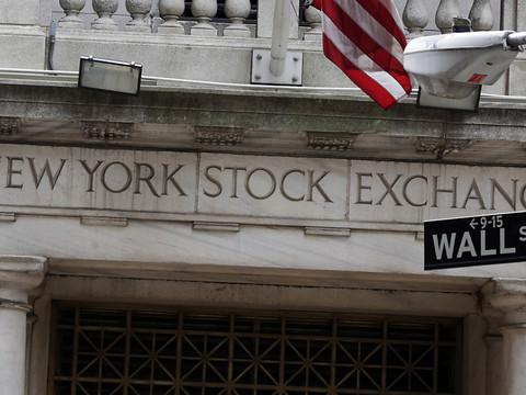 Wall Street termine sans tendance, le Nasdaq bat un nouveau record