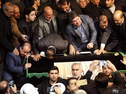 Des centaines de milliers de personnes aux obsèques de Rafsandjani
