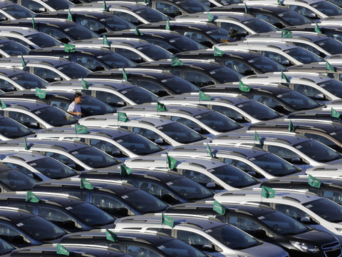 General Motors relève ses prévisions 2017 et va faire des économies