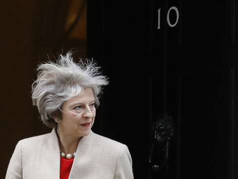 Brexit: la commission parlementaire britannique réclame un 