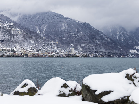 Fortes chutes de neige par endroits en montagne