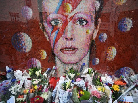 Brit Awards : David Bowie et Leonard Cohen nominés à titre posthume