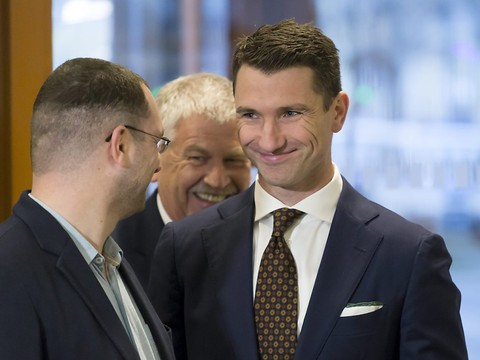 Demande d'interdiction du parti d'extrême droite NPD rejetée
