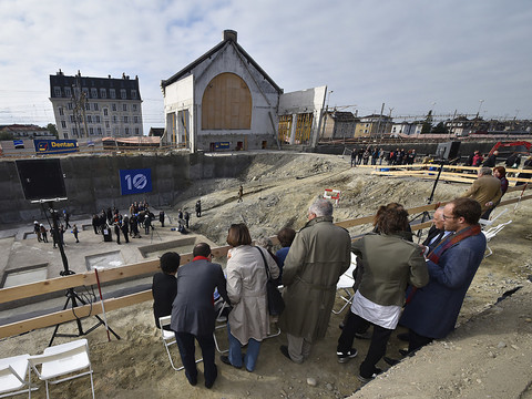 Plateforme10 reçoit un don de 10 millions et sept cahiers d'Aloïse