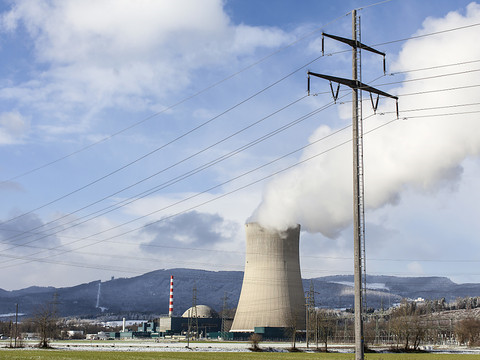 Plus de 68'500 signatures contre la stratégie énergétique