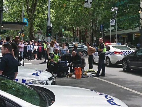 Un véhicule fonce dans la foule à Melbourne, au moins quatre morts
