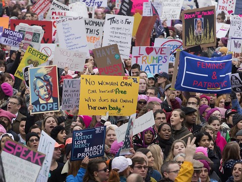 Manifestations monstres contre Donald Trump dans le monde