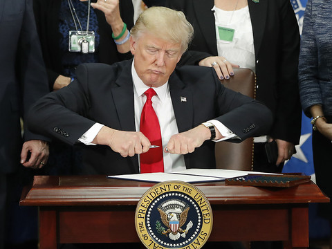Trump veut réduire la contribution des Etats-Unis à l'ONU (presse)