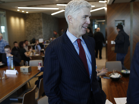 Trump nomme le juge conservateur Neil Gorsuch à la Cour suprême