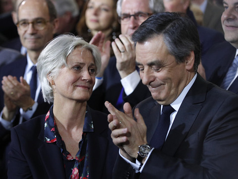 Fillon dénonce 