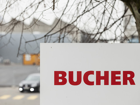 Bucher subit un recul des ventes et entrées de commandes en 2016