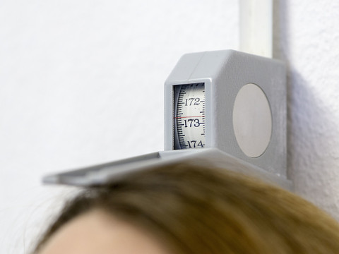 Plus de 80 variations influençant la taille humaine identifiées