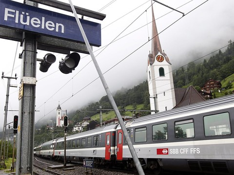 Tunnel de base: quatre trains ont oublié de s'arrêter à Flüelen