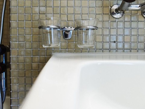 Deux enfants meurent électrocutés dans une baignoire à Kehrsatz