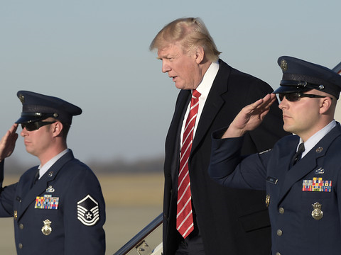 Trump: les médias passent sous silence des attaques terroristes