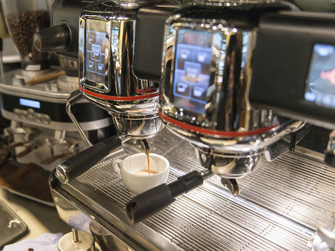 Plus de 4,5 millions de cafés bus au bureau chaque jour en Suisse