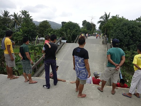 Séisme aux Philippines: six morts, une centaine de blessés