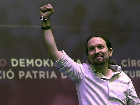 Pablo Iglesias reconduit à la tête de Podemos en Espagne