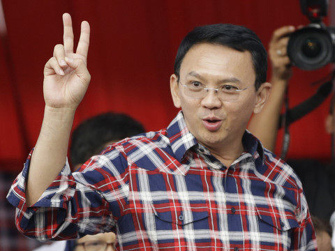 Le gouverneur sortant de Jakarta, chrétien, légèrement en tête