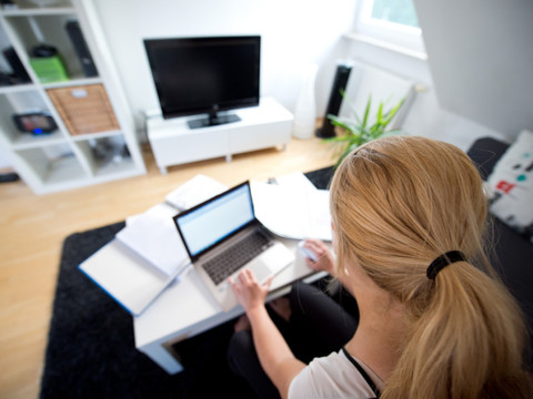 Le télétravail productif mais plus long et moins bon pour la santé