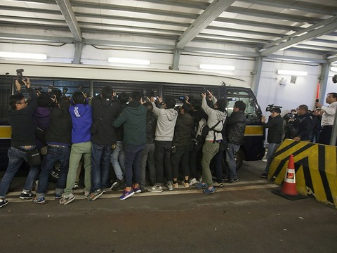 Manifestant tabassé à Hong Kong: sept policiers condamnés