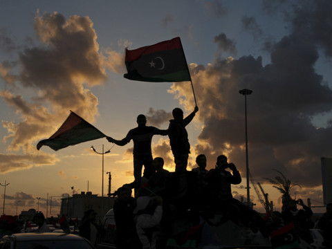 Des milliers de Libyens célèbrent l'anniversaire de leur révolution