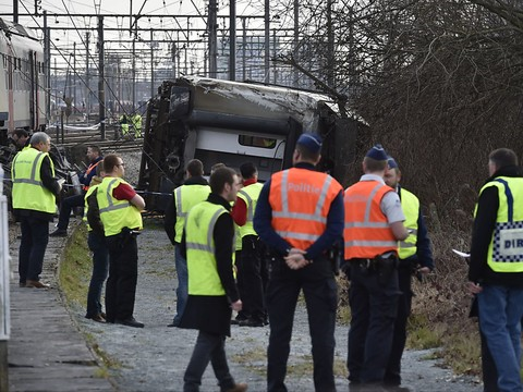 Un mort et 27 blessés dans le déraillement d'un train en Belgique