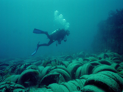 Vêtements et pneus provoquent en partie la pollution des océans