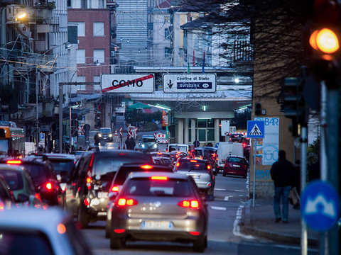 Près de 320'000 frontaliers travaillent en Suisse